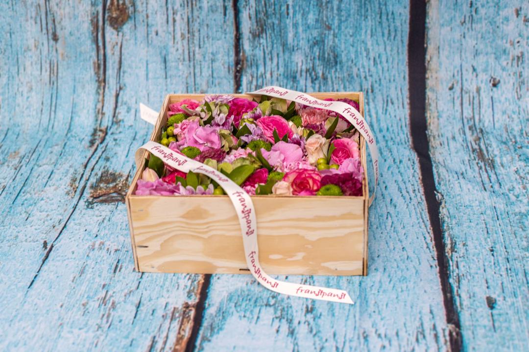 franjipanji corporate floral gift box with pink roses